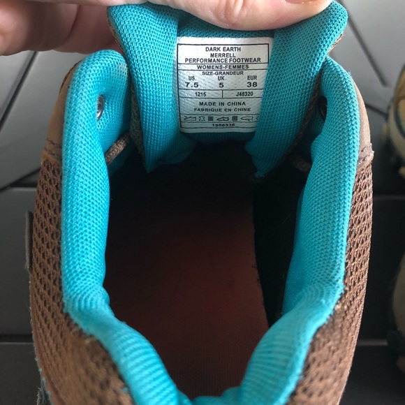 EUC Merrell hiking shoes. Women’s 7.5. - Picture 5 of 8